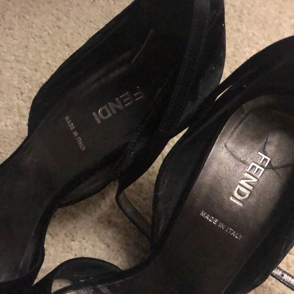 I can’t walk in such high heels after kids - Picture 2 of 6